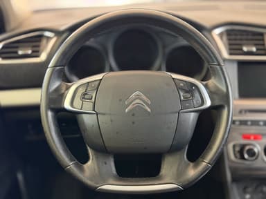 Автомобиль