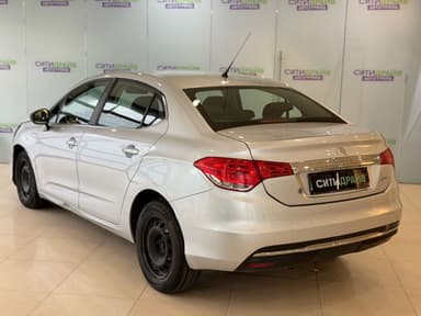 Автомобиль