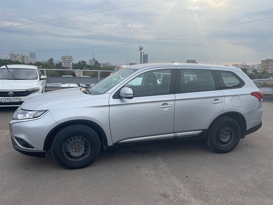 Mitsubishi Outlander, III Рестайлинг 3, Серебряный, 2021, 2039000