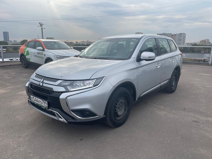 Mitsubishi Outlander, III Рестайлинг 3, Серебряный, 2021, 2039000