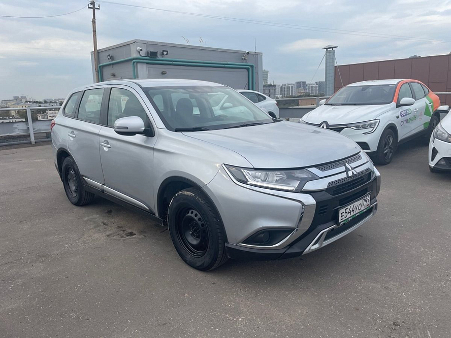 Mitsubishi Outlander, III Рестайлинг 3, Серебряный, 2021, 2039000