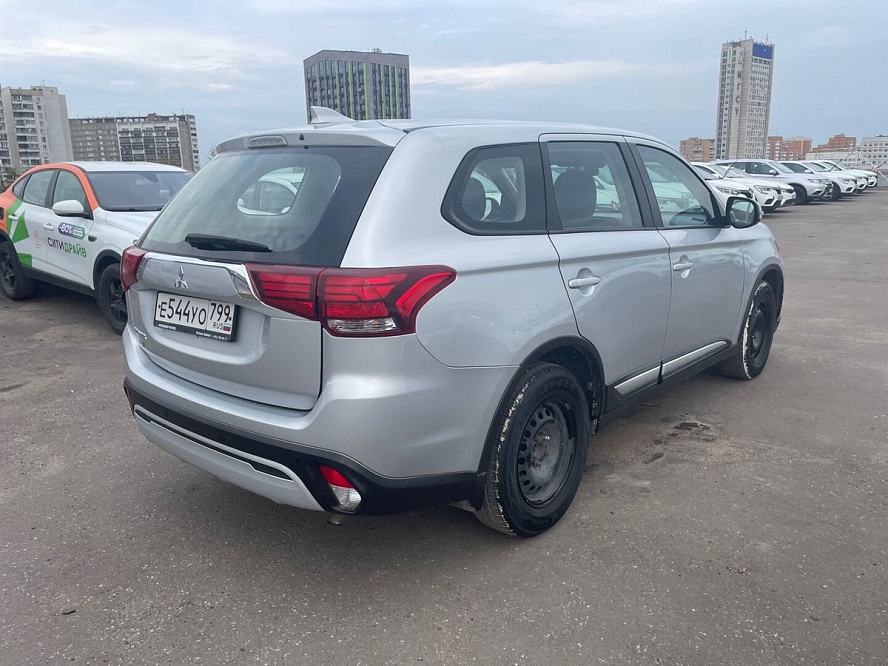 Mitsubishi Outlander, III Рестайлинг 3, Серебряный, 2021, 2039000